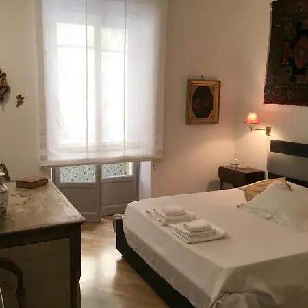 Foscari House * روما