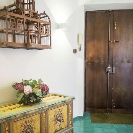 Daire Foscari House